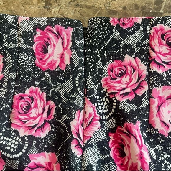Stretch Bootie Black Lace & Pink Rose Print Shorts​​​​ - Picture 8 of 9